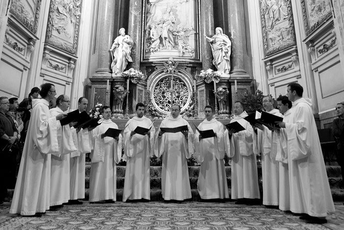 CORO VICTORIA & SCHOLA ANTIQUA