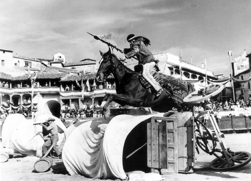 Plaza Mayor of Chinchón in -Circus World-