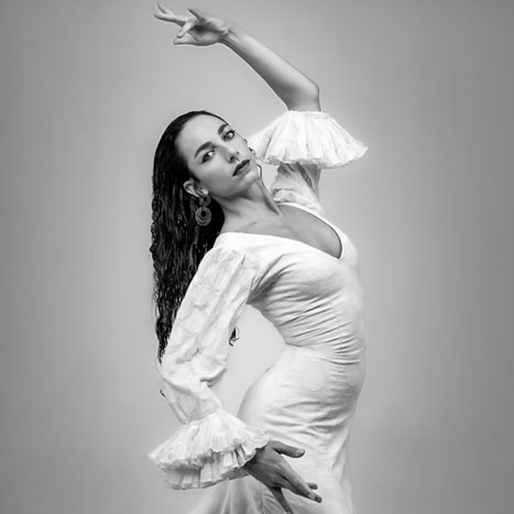 Rebeca Ortega - Sin Fronteras
