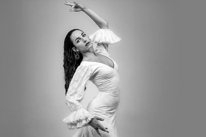 Rebeca Ortega - Sin Fronteras