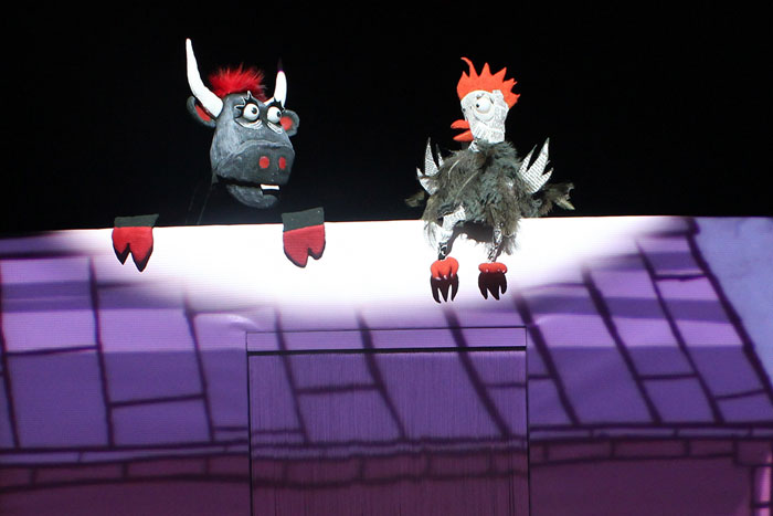 Hay un gallo en tu tejado