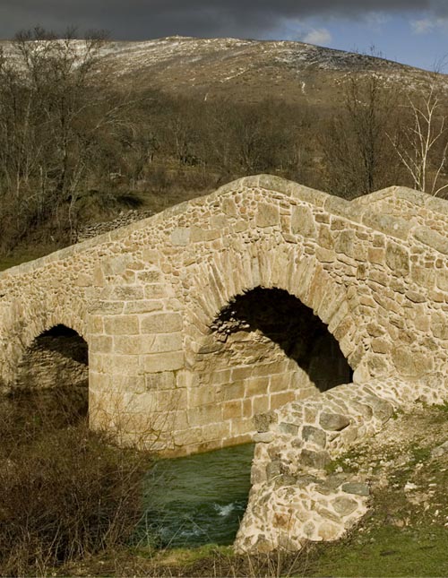 Por él puede pasar el rey Arturo