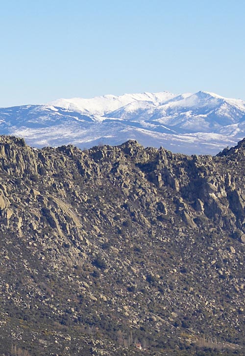 Cumbres de nieve, formas de roca