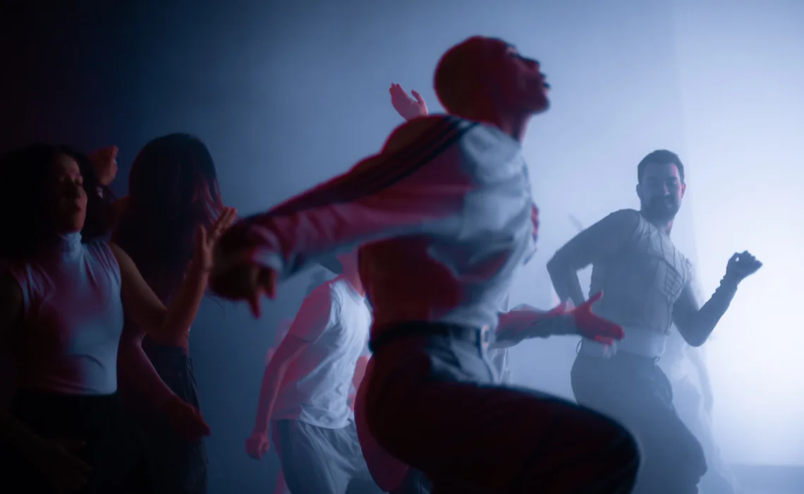 Entra con cuidado y quédate a bailar