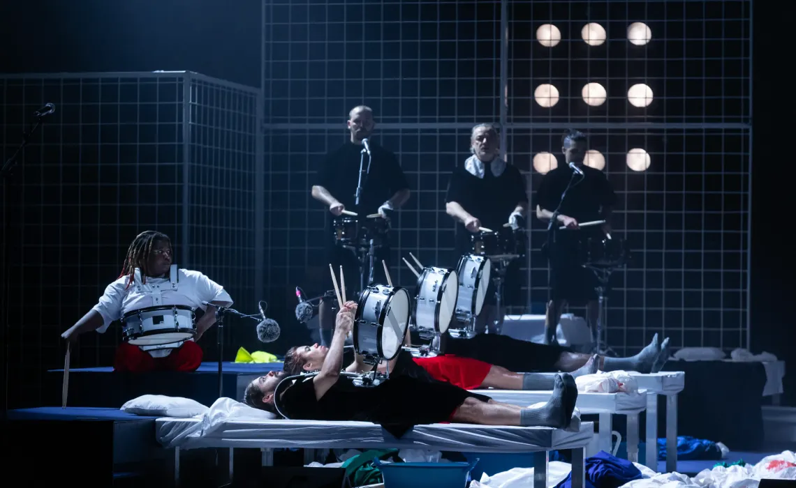 NÔT